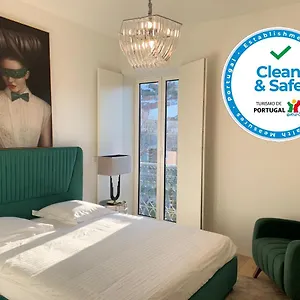 Apartment New!! Luxury Avenida Da Liberdade Flat- With Rooftop And Pool, Lissabon